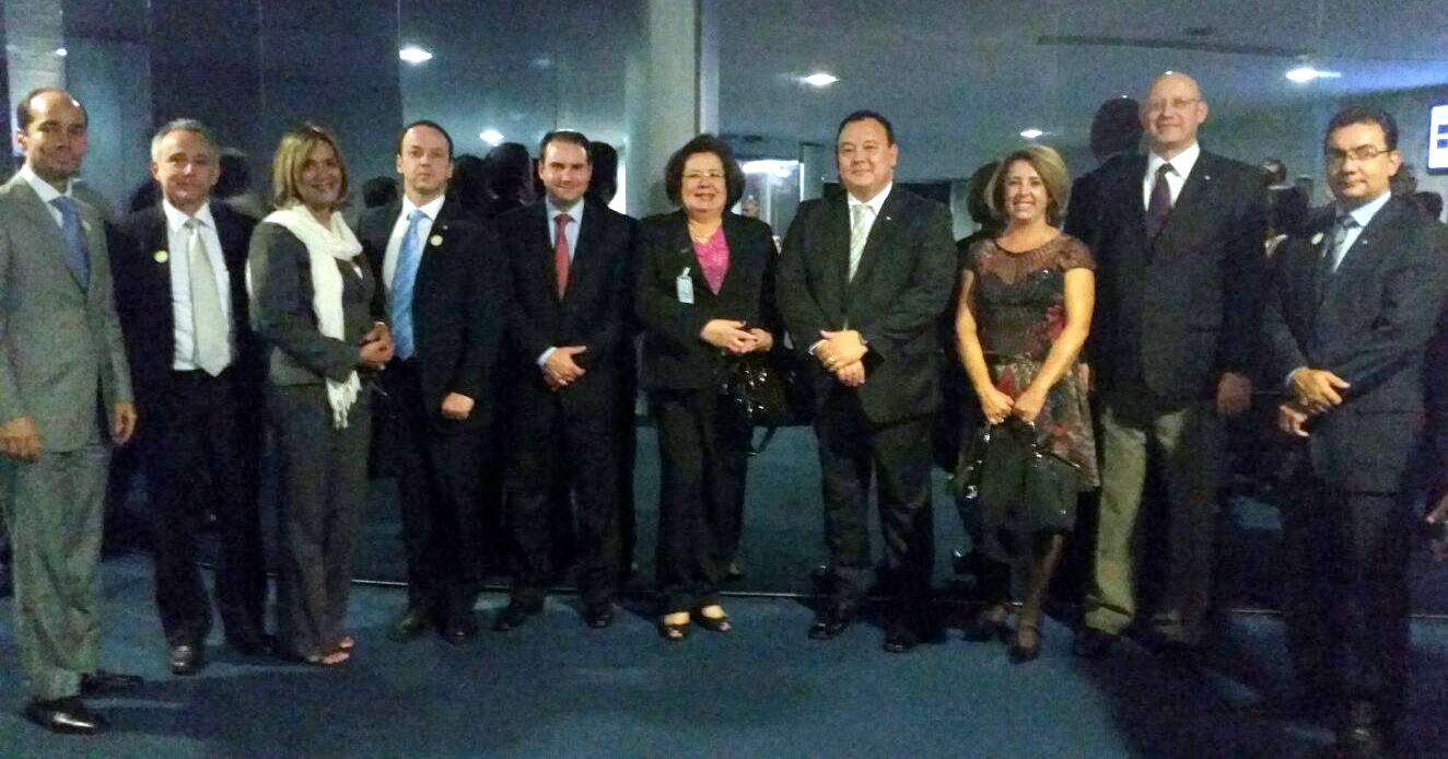 Comitiva liderada pela AMAPAR acompanha em Brasília novas tratativas da PEC 63/2013